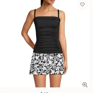 Lands End tankini top. Black Size 8. Wear with or without straps. Top only